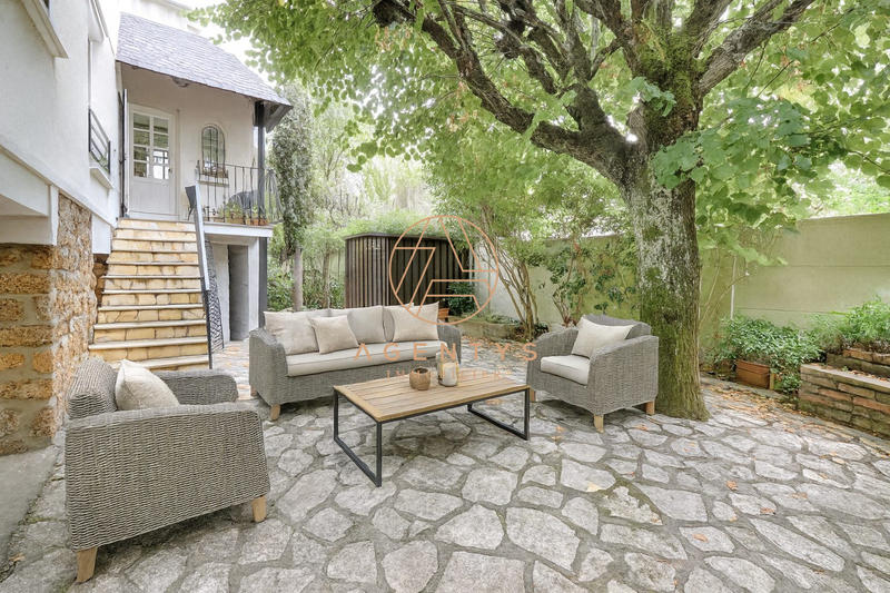 Maison ancienne - 195 m² - 6 pièces