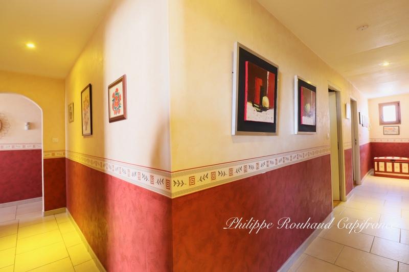 Maison - 420 m² - 17 pièces