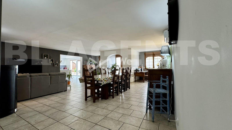 Villa - 215 m² - 14 pièces