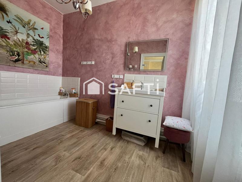 Maison - 211 m² - 8 pièces