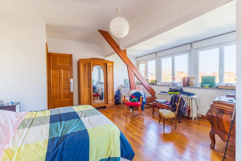 Maison - 405 m² - 13 pièces