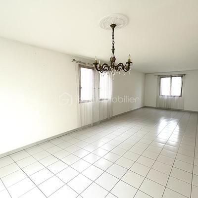 Maison - 127 m² - 5 pièces