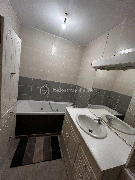 Maison de village - 190 m² - 12 pièces