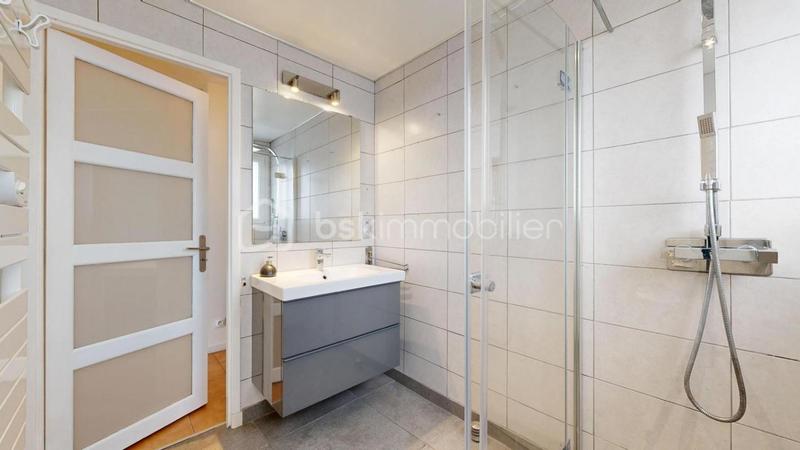 Demeure - 137 m² - 5 pièces