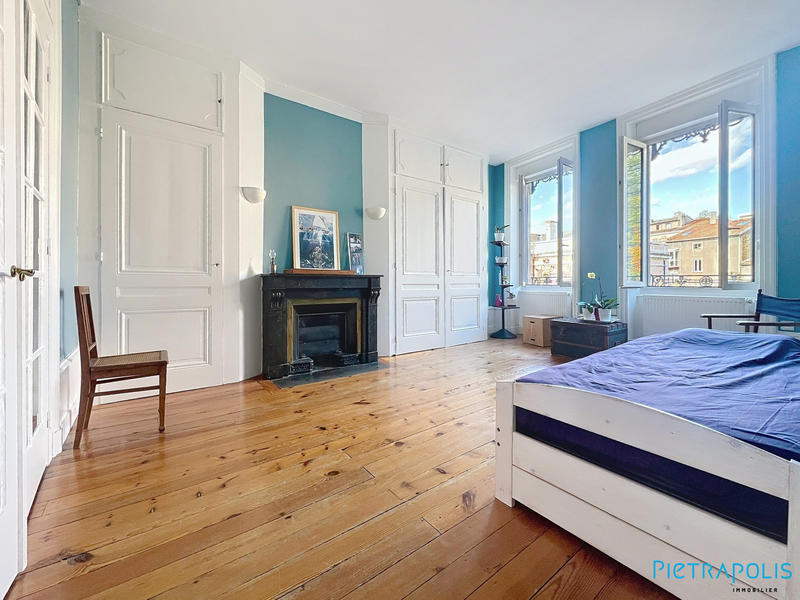 Appartement - 161 m² - 5 pièces