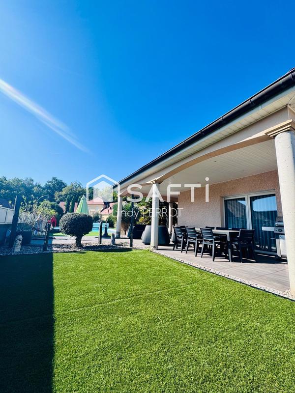 Maison - 205 m² - 7 pièces