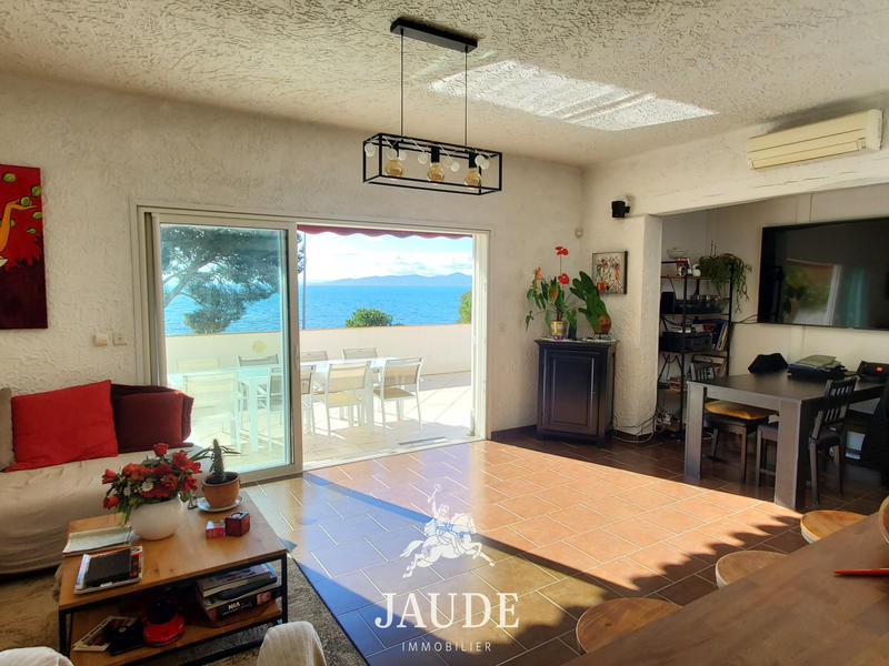 Maison - 270 m² - 10 pièces