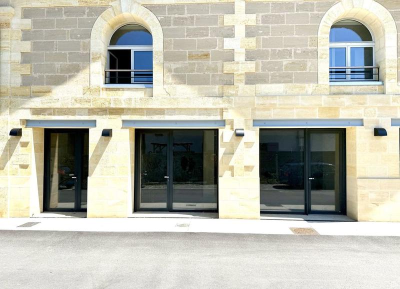 Local commercial - 210 m²