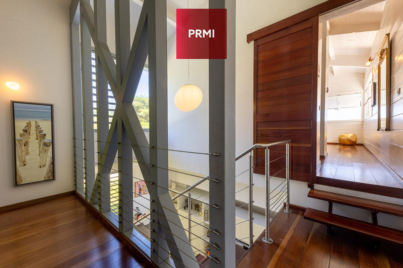 Maison - 235 m² - 8 pièces