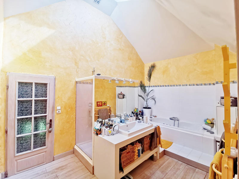 Propriété - 400 m² - 12 pièces