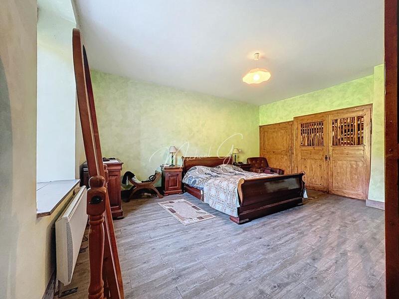 Maison - 282 m² - 8 pièces