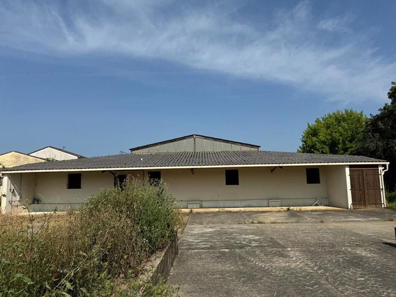 Maison - 212 m² - 7 pièces