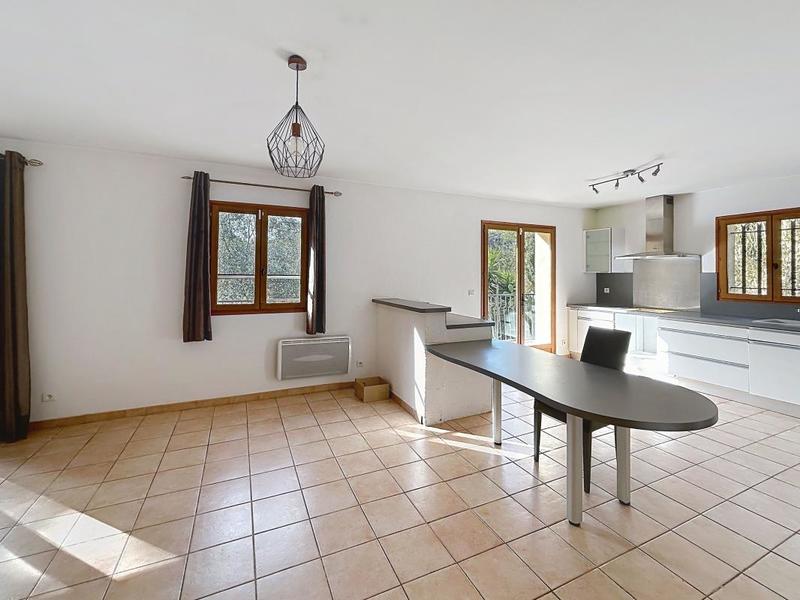 Maison - 96 m² - 4 pièces