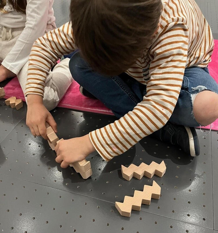 Visite en famille - a comme artiste, B comme beau...D comme...