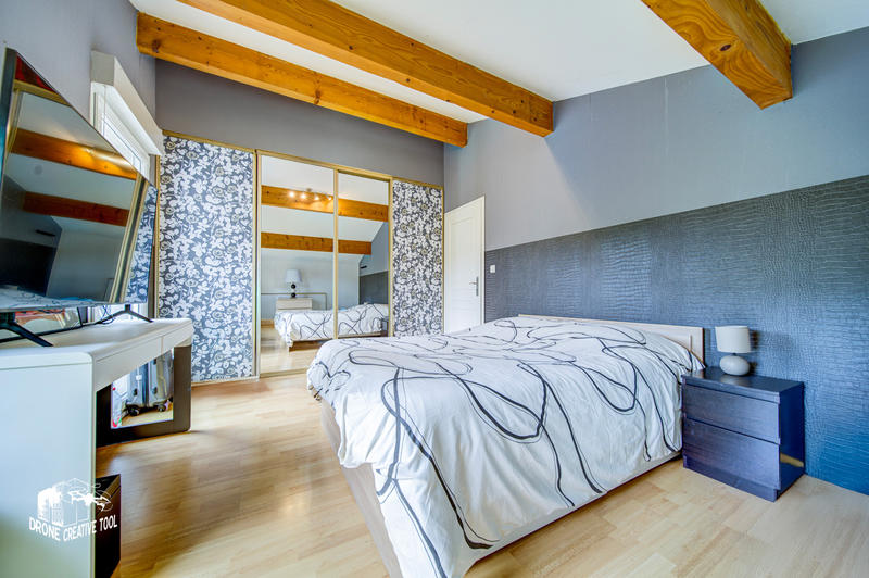 Maison - 280 m² - 7 pièces