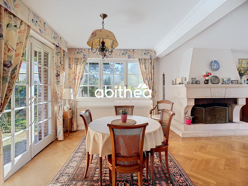 Maison - 206 m² - 7 pièces