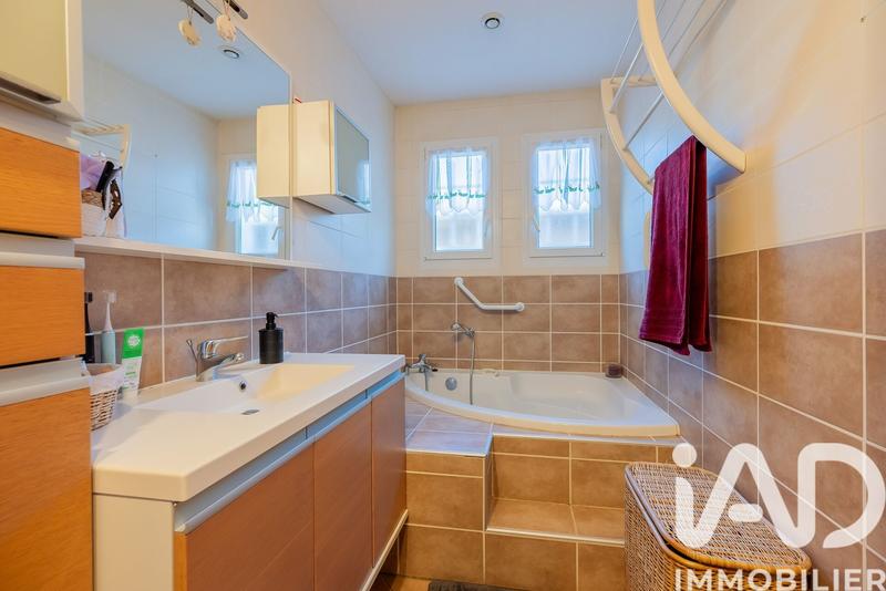 Maison - 159 m² - 8 pièces