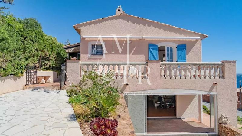 Villa - 200 m² - 6 pièces