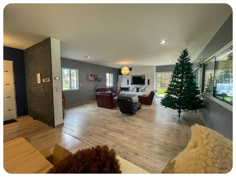 Maison contemporaine - 294 m² - 8 pièces