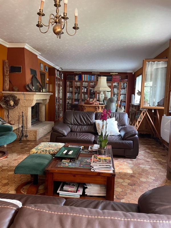 Maison - 244 m² - 8 pièces