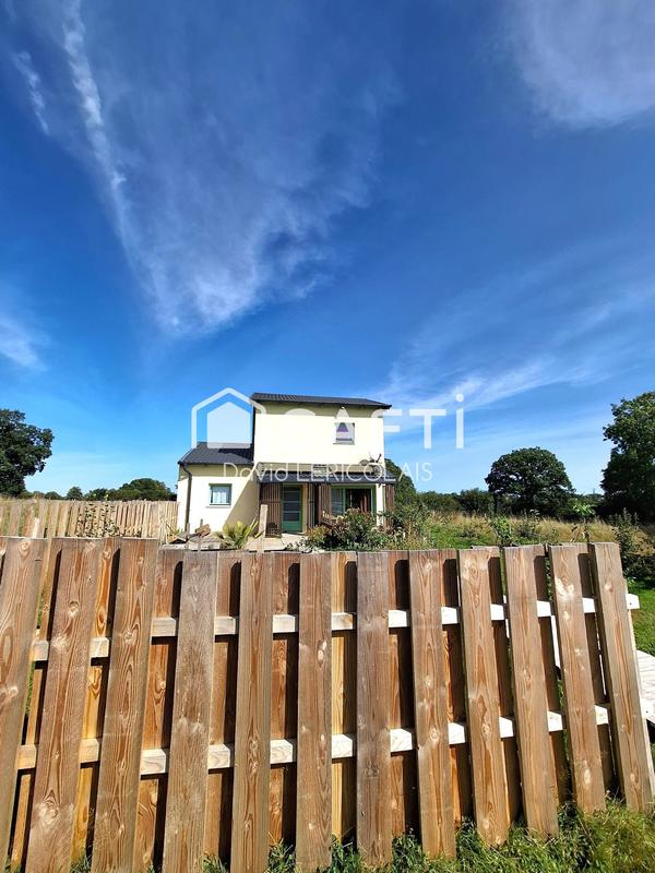 Maison - 90 m² - 5 pièces