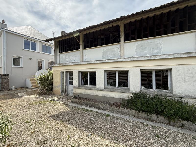 Maison traditionnelle - 120 m² - 6 pièces