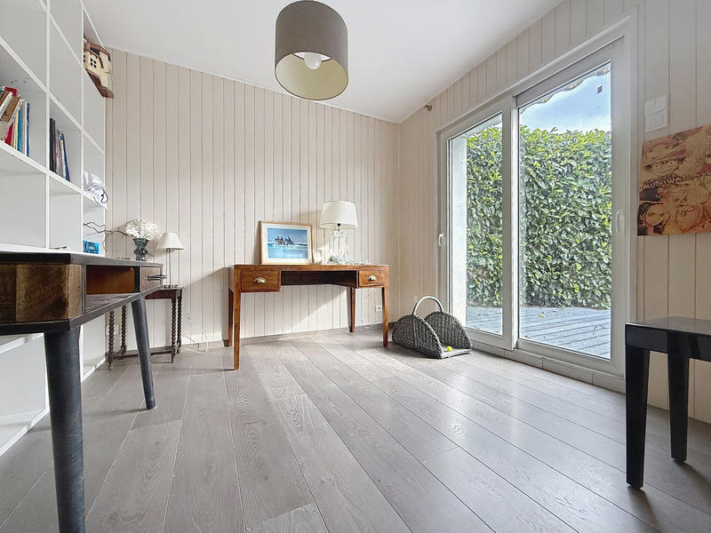 Maison - 180 m² - 8 pièces