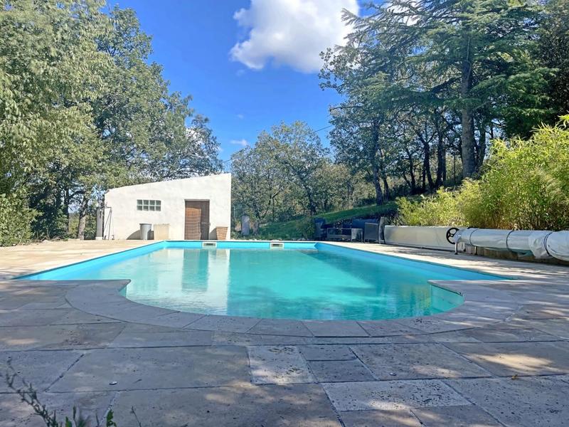 Maison - 274 m² - 7 pièces