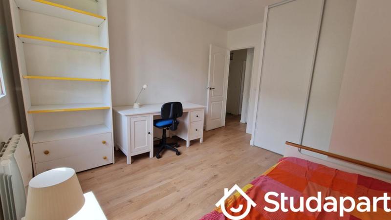 Chambre - 12 m² - 1 pièce