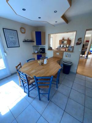 Maison - 329 m² - 11 pièces