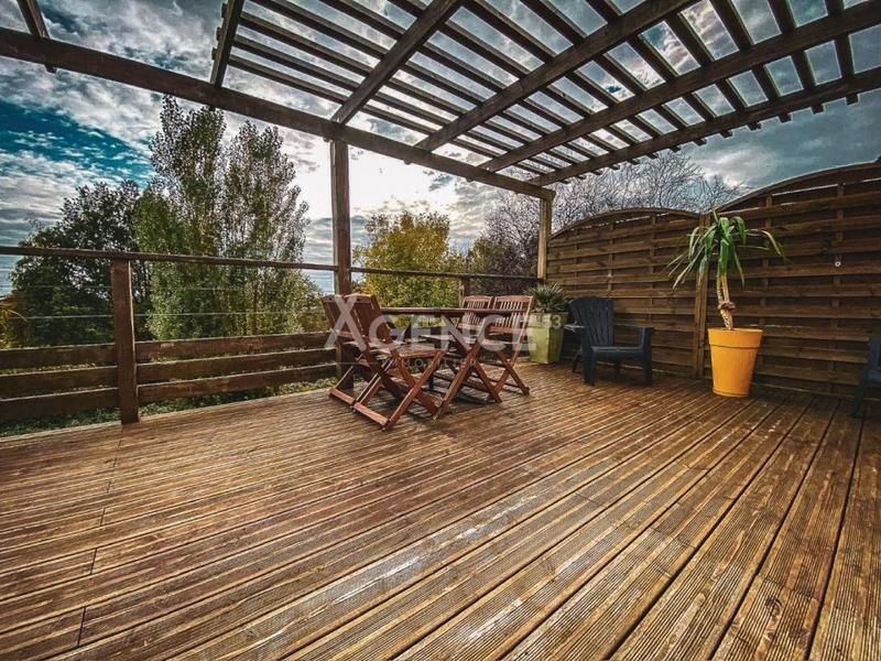 Maison - 90 m² - 5 pièces