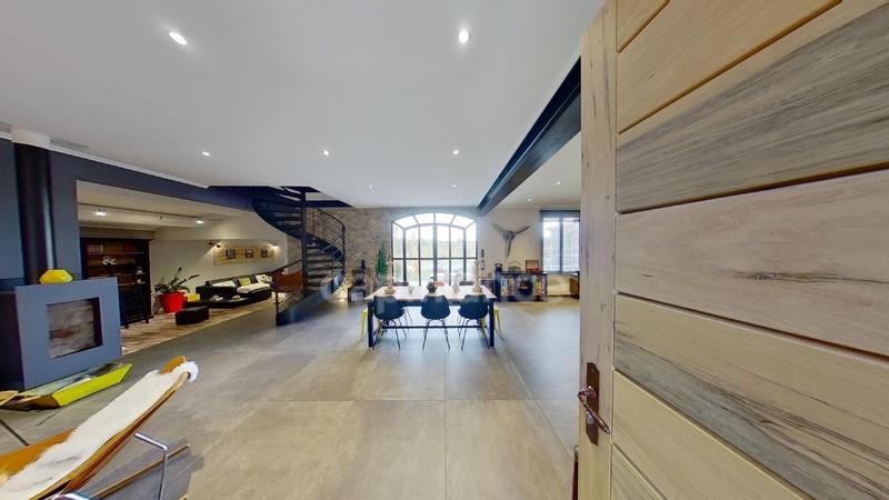 Maison - 200 m² - 6 pièces