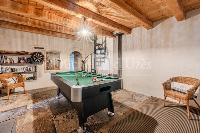 Maison - 280 m² - 12 pièces