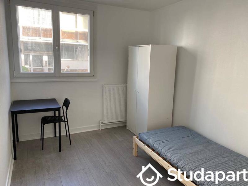 Chambre - 11 m² - 1 pièce