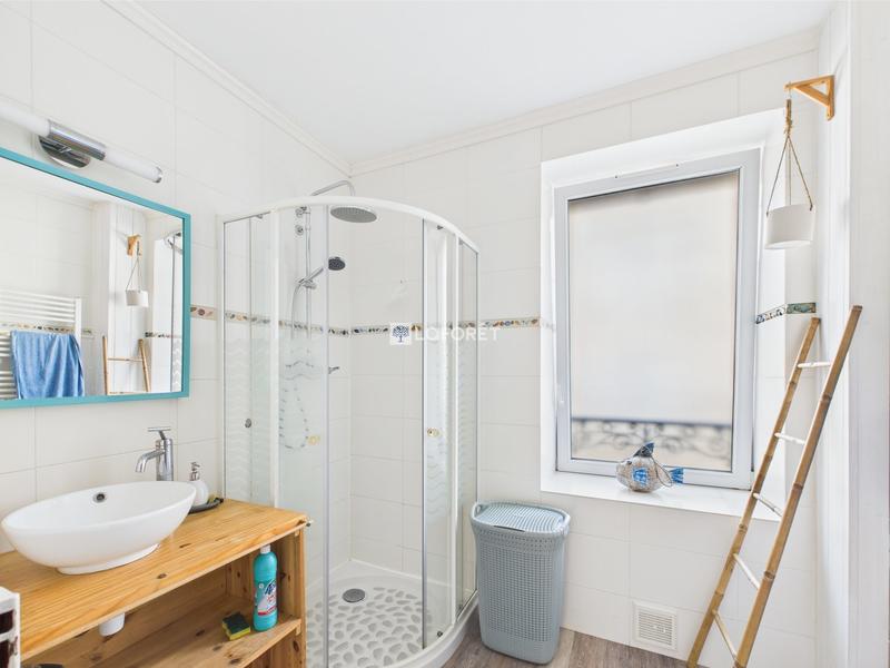 Maison traditionnelle - 96 m² - 6 pièces