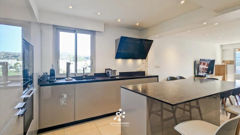 Appartement - 100 m² - 4 pièces