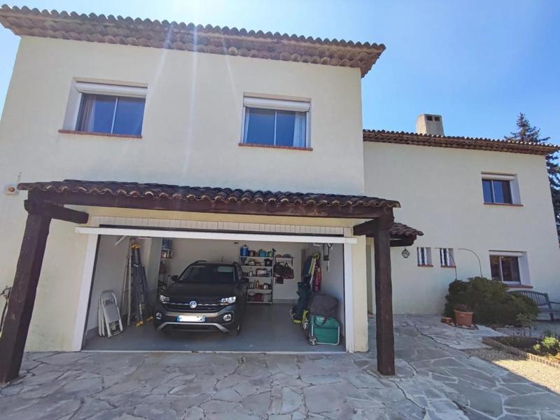Villa - 180 m² - 6 pièces