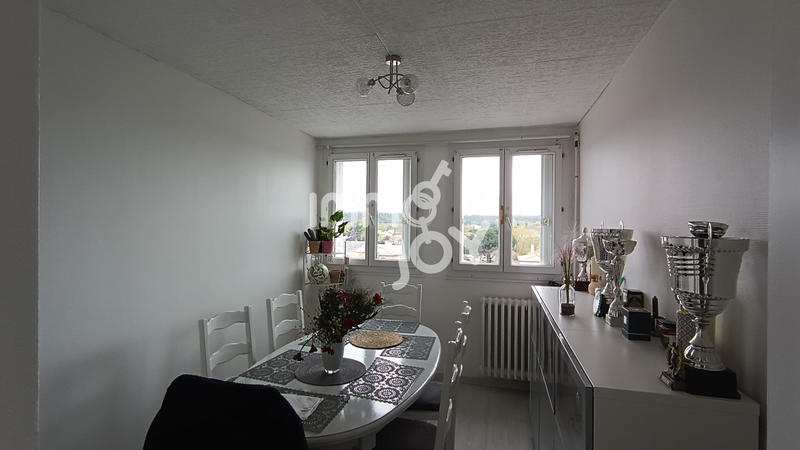 Appartement - 98 m² - 6 pièces