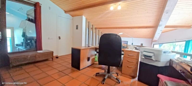 Maison - 230 m² - 7 pièces