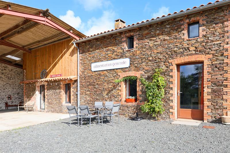 Maison - 373 m² - 14 pièces