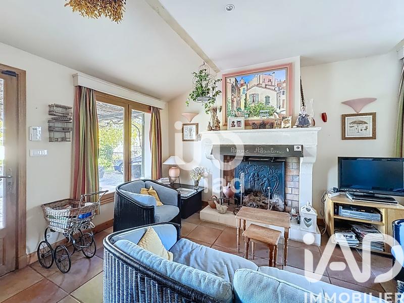 Maison - 241 m² - 10 pièces