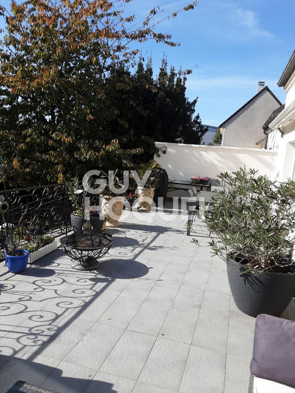 Maison - 200 m² - 7 pièces