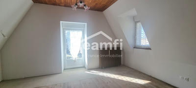 Maison traditionnelle - 96 m² - 4 pièces