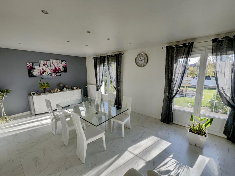 Maison - 185 m² - 6 pièces