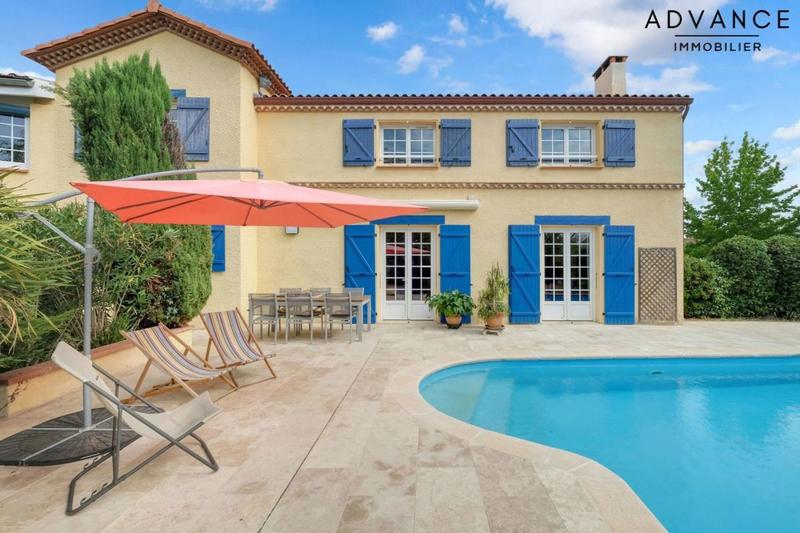 Maison - 333 m² - 8 pièces