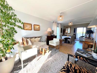 Appartement - 93 m² - 4 pièces