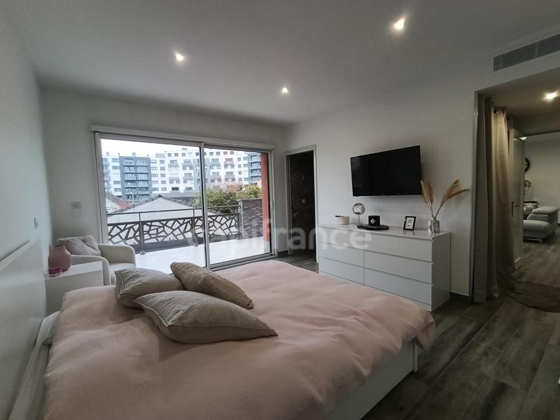 Maison d'architecte - 376 m² - 11 pièces