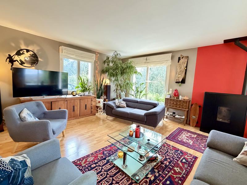 Maison - 137 m² - 7 pièces