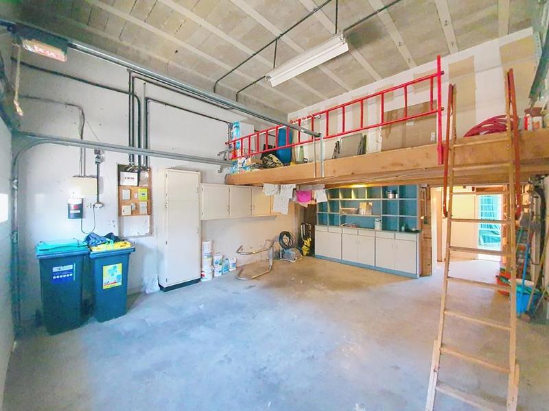 Maison - 223 m² - 9 pièces