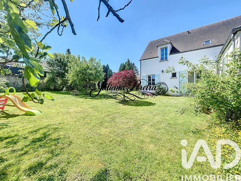 Maison - 205 m² - 9 pièces